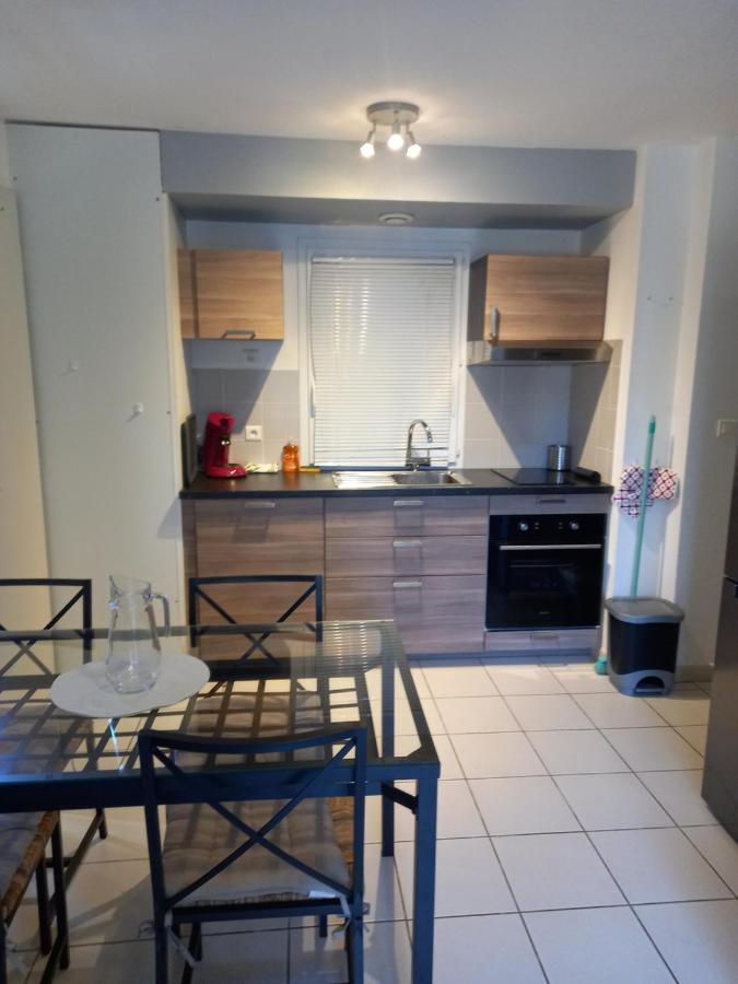 Saint Geniez D'Olt Jolie T2 Amenagee Et Equipee Village Goelia 2 Piscines Chauffees 外观 照片